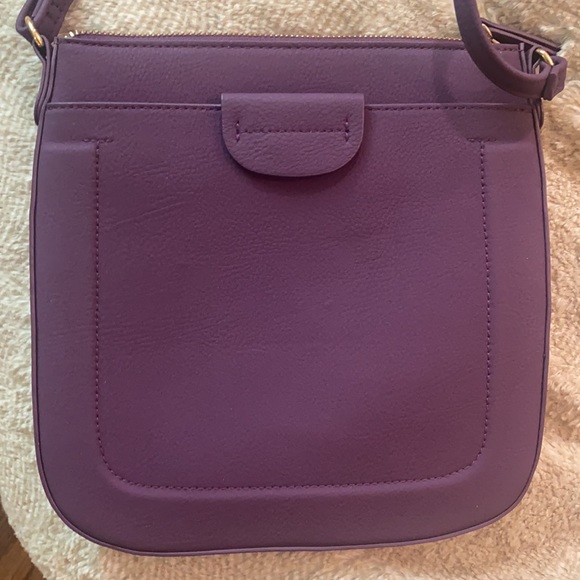 2 purses for the price of 1!!! - Picture 4 of 8